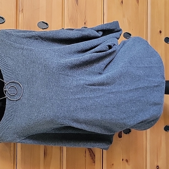 Chic top - Picture 6 of 6